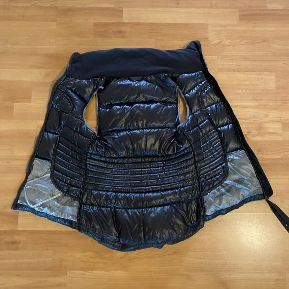 Lululemon Fluffin Awesome Puffer Vest Size 4 Full Zip Camo Goose Down Athleisure